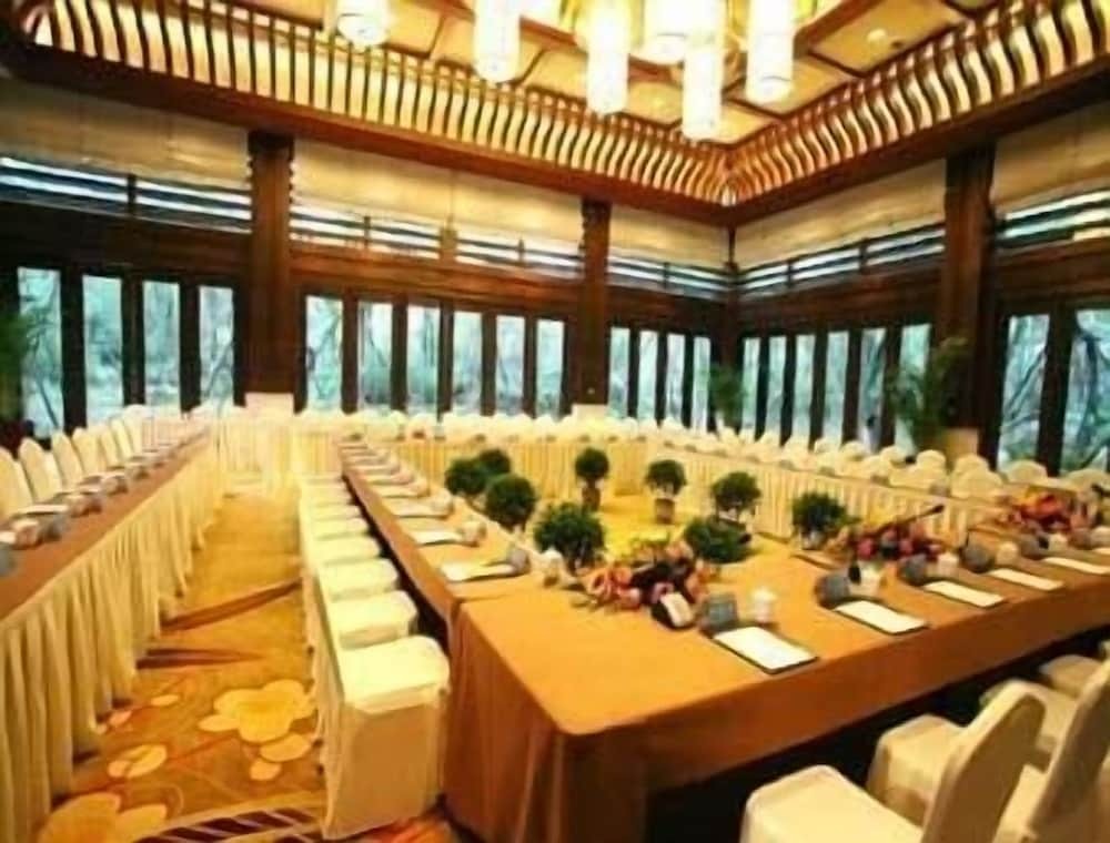 Чэнду: Howard Johnson by Wyndham Conference Resort Chengdu