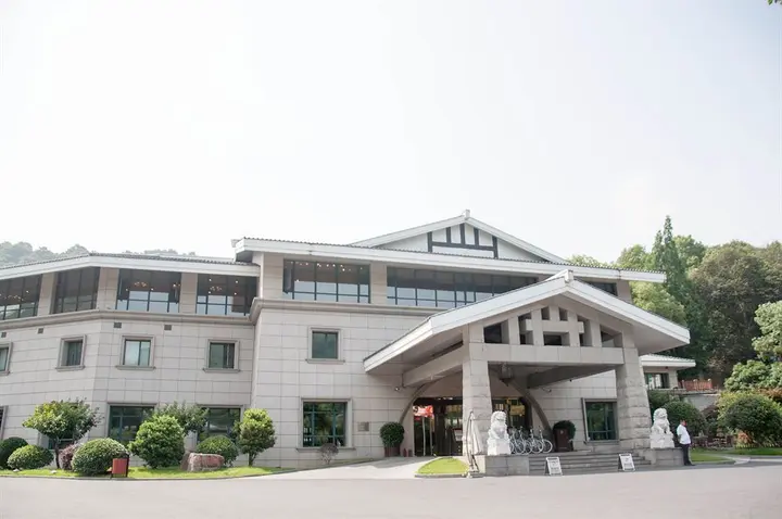Ханчжоу: West Lake Hillview International