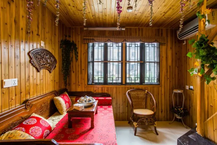 Цзясинь: Wuzhen Helan Bridge Inn