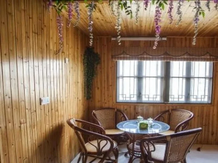 Цзясинь: Wuzhen Helan Bridge Inn