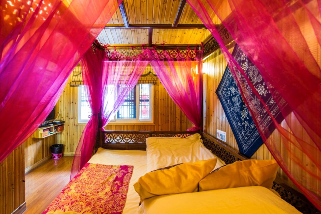 Цзясинь: Wuzhen Helan Bridge Inn