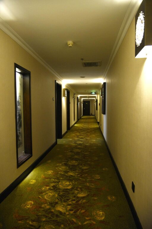Куньмин: Kunming Wei Long Hotel