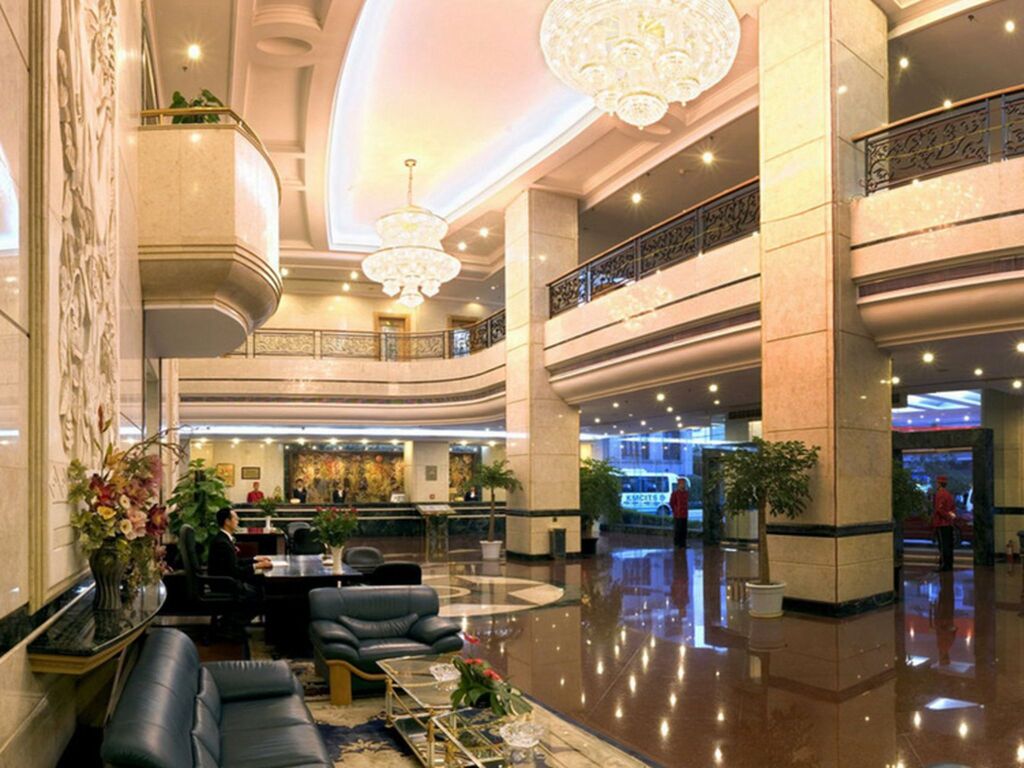 Куньмин: Kunming Wei Long Hotel