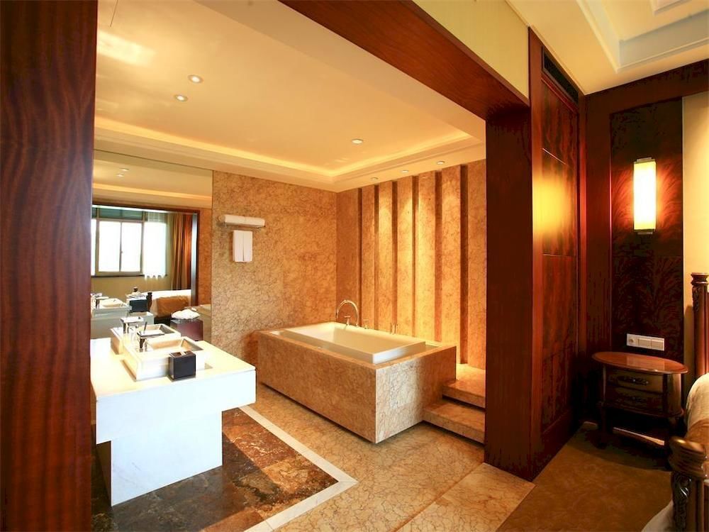 Шаоксинг: Mirror Lake Hotel