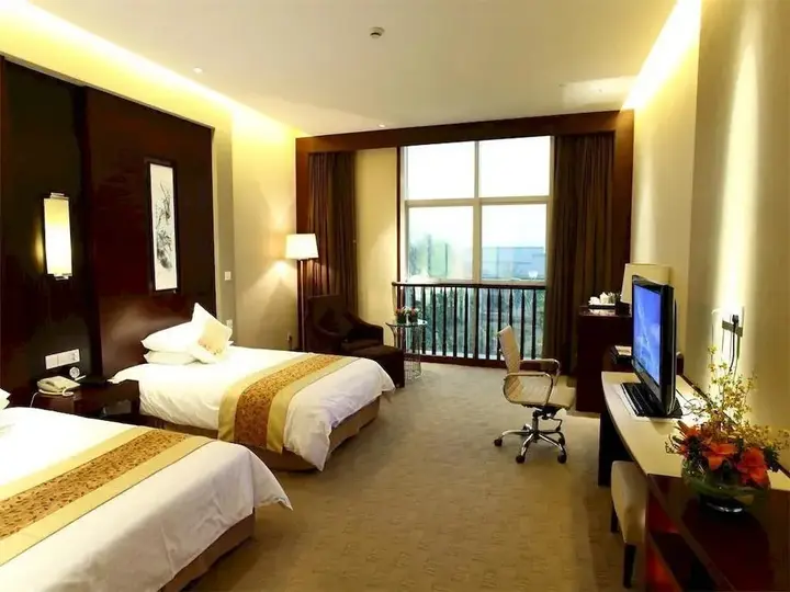 Шаоксинг: Mirror Lake Hotel