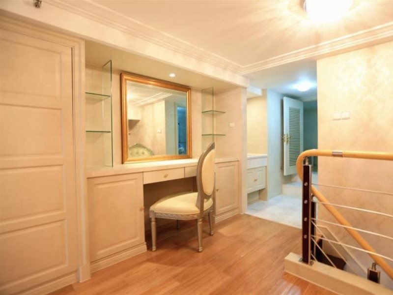 Циндао: Qingdao Dubai Seven Star Duplex Seaview