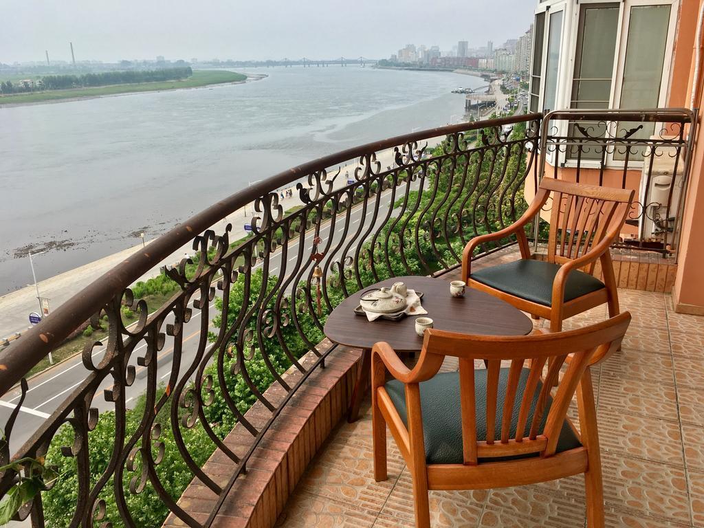 Даньдун: Quanfangwei River View Apartment