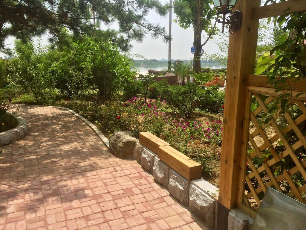Даньдун: Quanfangwei River View Apartment