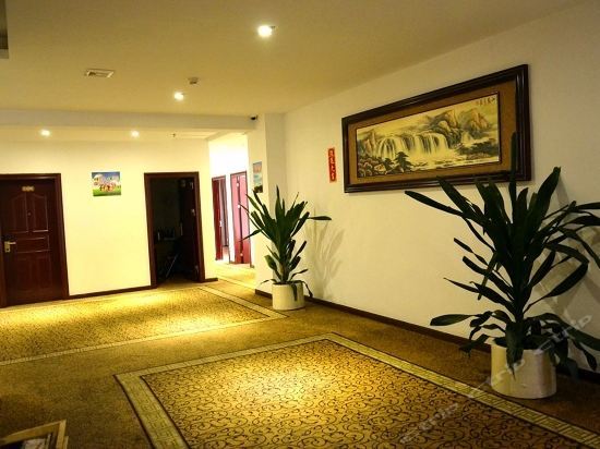 Фошань: Foshan Jinyu Business Hotel