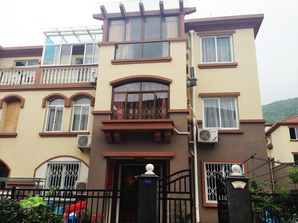 Чжоушань: Dongsha Dragon Inn- Zhoushan Zhujiajian
