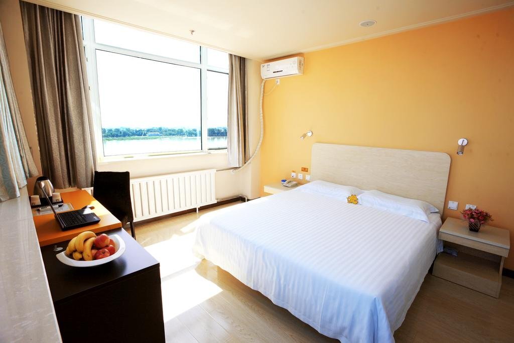 Чаоян: Huyue Hotel Chaoyang Train Station Store