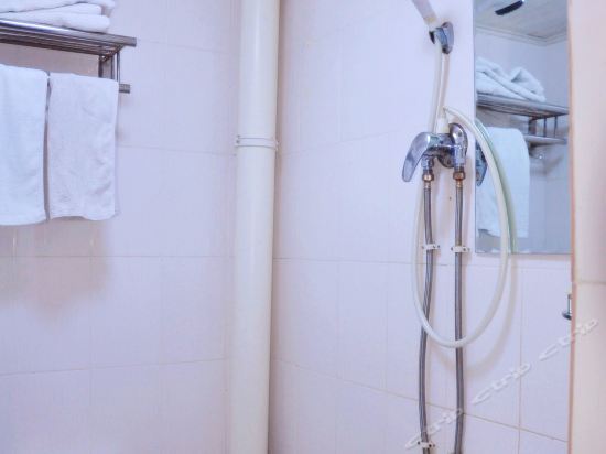 Даньдун: Kuandian Jiujiu Hotel