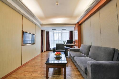 Шэньчжэнь: Hongyang Hotel Shenzhen North Railway Station