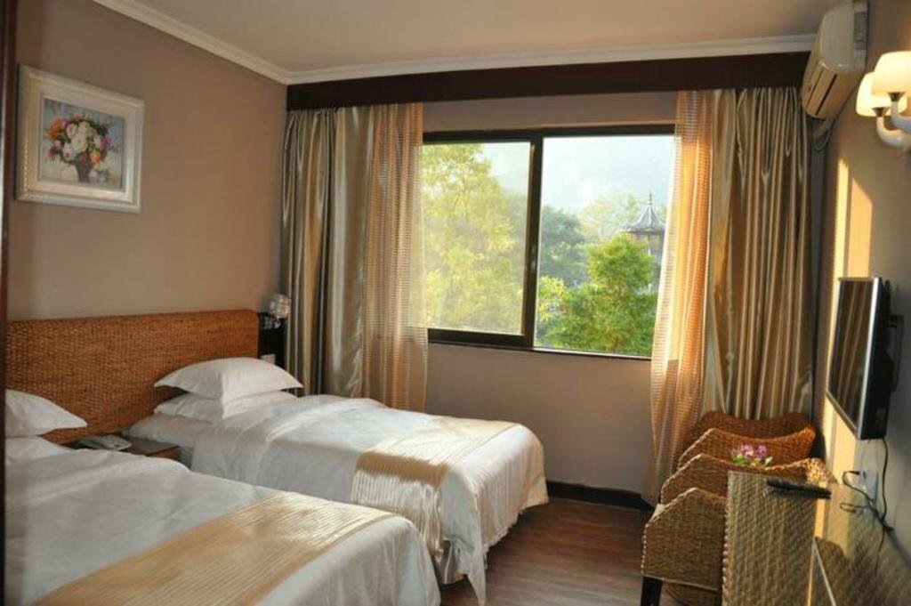 Jinxiu: Guilin Lipu Fengyu Yanshan Resort