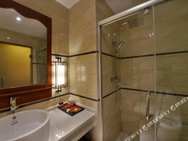 Цзинхун: Sawadika Fengqing Riverside Hotel, Xishuangbanna