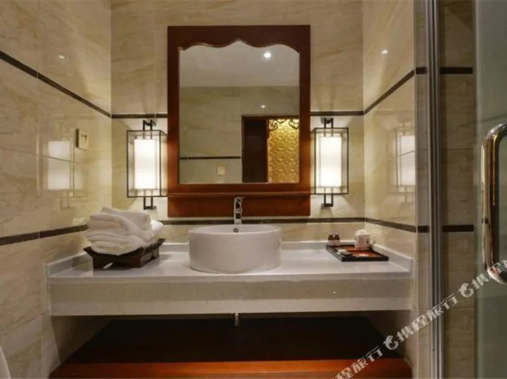 Цзинхун: Sawadika Fengqing Riverside Hotel, Xishuangbanna