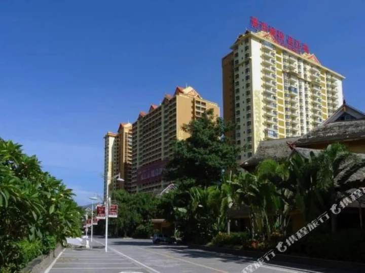 Цзинхун: Sawadika Fengqing Riverside Hotel, Xishuangbanna