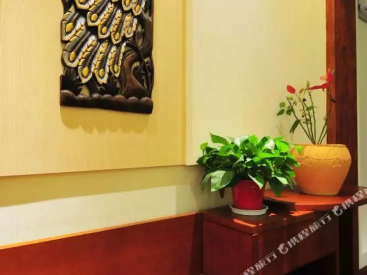 Цзинхун: Sawadika Fengqing Riverside Hotel, Xishuangbanna