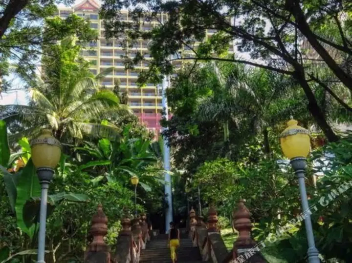 Цзинхун: Sawadika Fengqing Riverside Hotel, Xishuangbanna