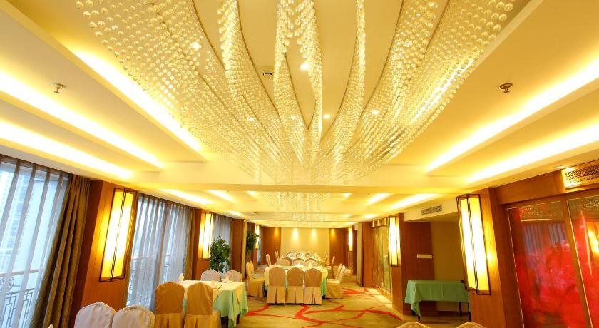 Чэнду: Longwei Hotel