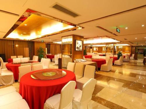 Чэнду: Longwei Hotel