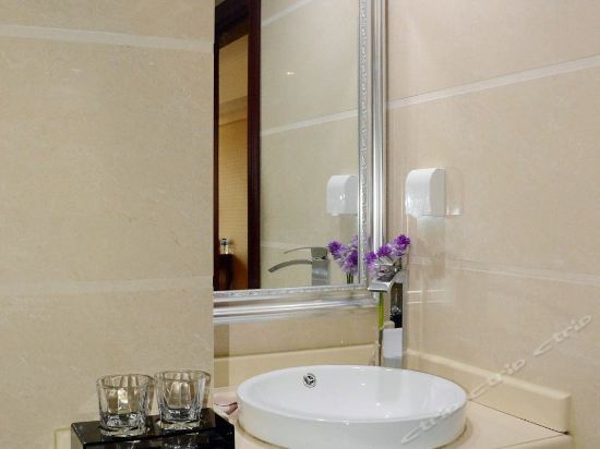 Фошань: Zhong Ying Holiday Hotel