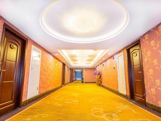 Фошань: Zhong Ying Holiday Hotel