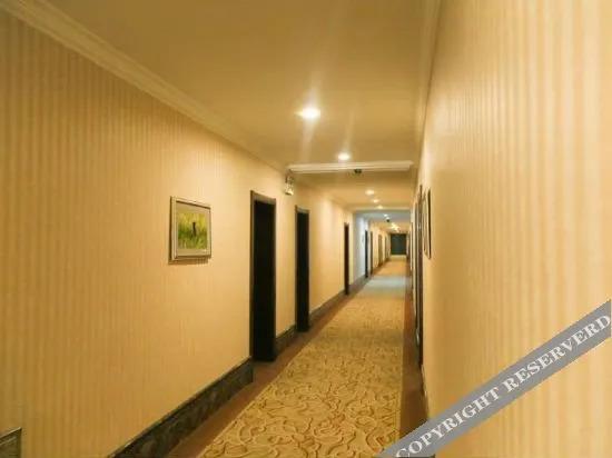 Хулун-Буир: Yunshan Hotel
