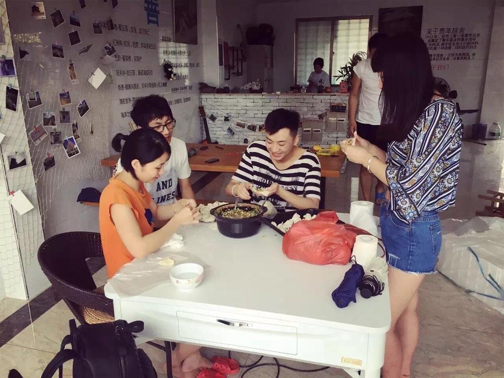 Бэйхай: Beihai SHANSHANG See Sun Youth Hostel