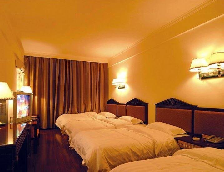 Даньдун: Dongxing Hotel