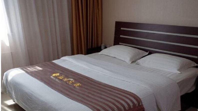 Даньдун: Dandong Donggang Fuchuan Inn