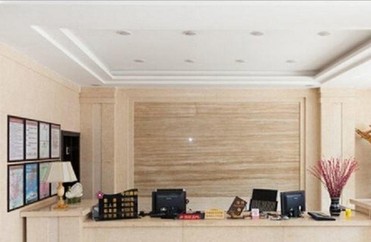 Даньдун: Dandong Donggang Fuchuan Inn