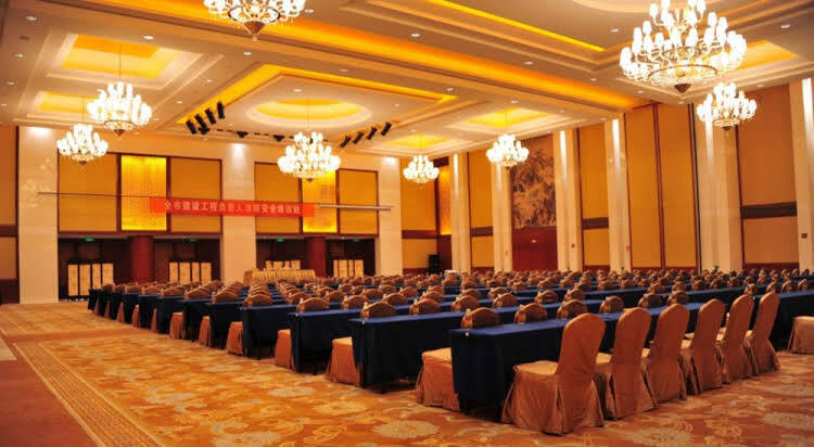 Чичжоу: Jiuhuashan Fenghua Hotel