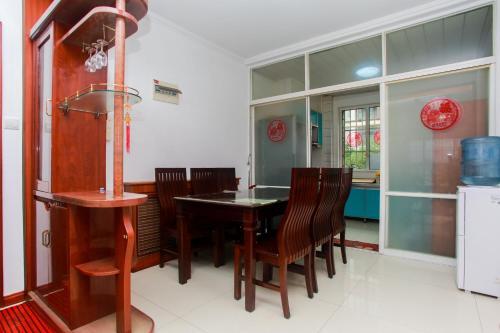 Циндао: Jinshatan Qinglang Holiday Hotel