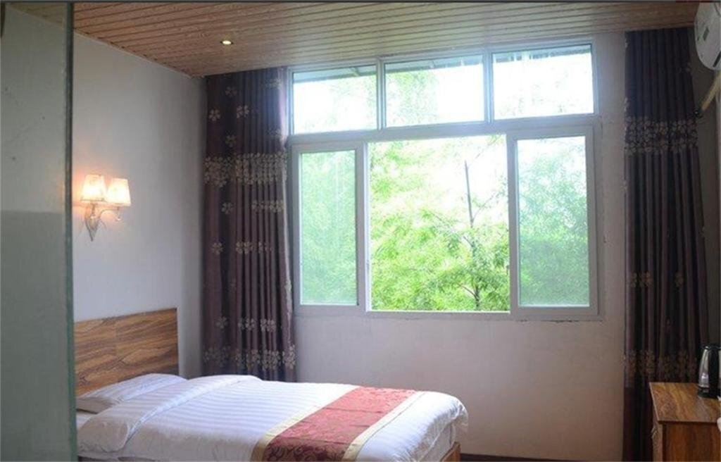 Ибинь: Mountain Bowang Natural Holiday Hotel