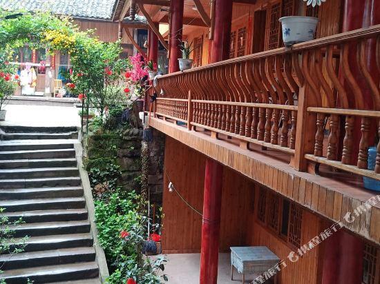 Яань: Ya'an Shangli Gaojia Inn