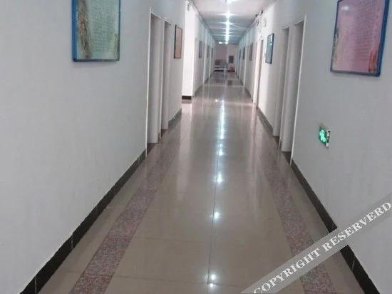Таншань: Zhaolong Hotel