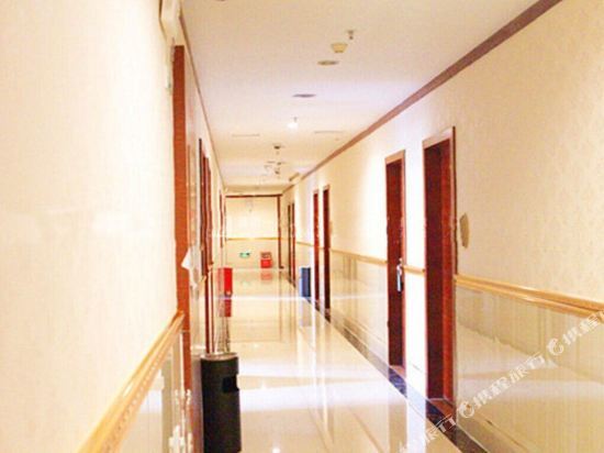 Фошань: Jinshunda Hotel (New DNA Store, Kuiqi Road Subway Station, Foshan)(金顺达酒店（佛山魁奇路地铁站新DNA店）)