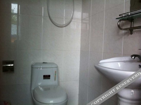 Паниин: Red Flag Guesthouse