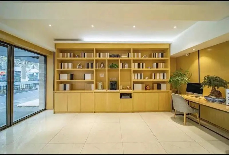 Нанкин: Starway Hotel Nanjing Mochou Lake