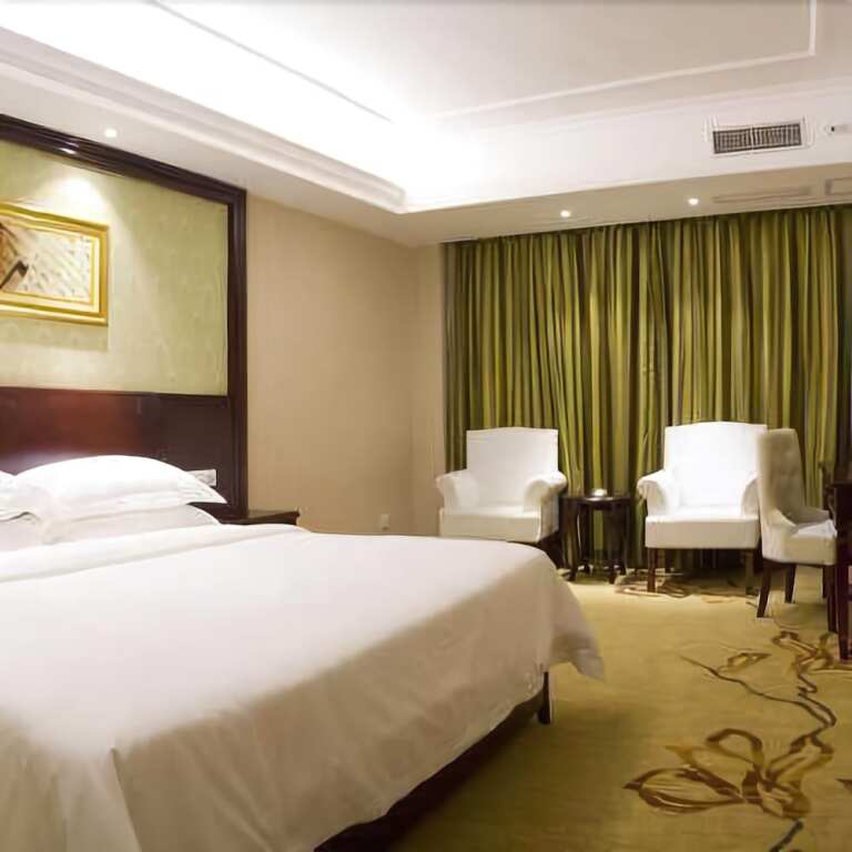 Гуйлинь: Vienna Hotel Guangxi Guilin North High-Speed Railway Station