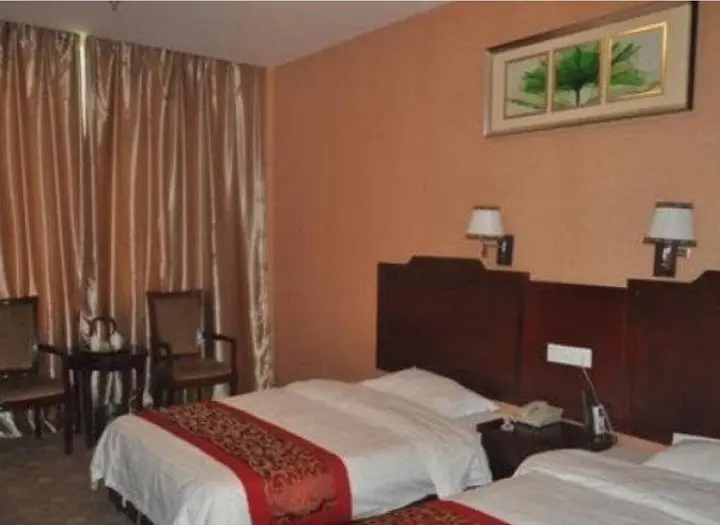 Цзюцзян: Gongqing Jinhang Hotel