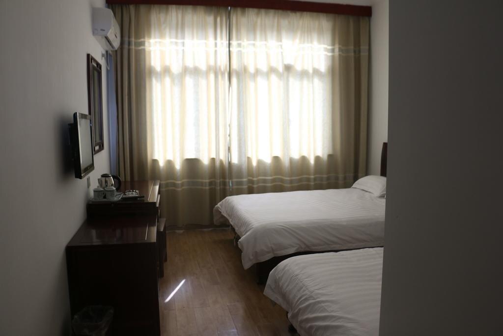 Хуаншань: In the Spring Hotel