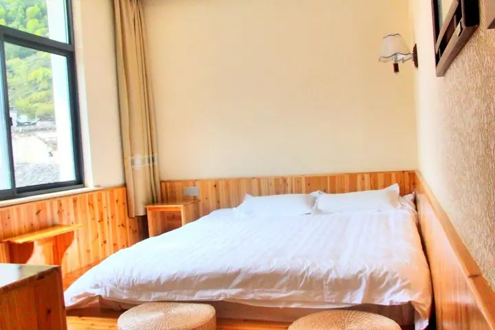 Хуаншань: In the Spring Hotel