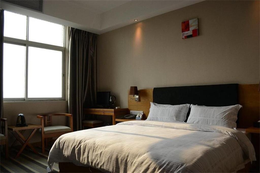 Чжаньцзян: Gangtian Business Hotel