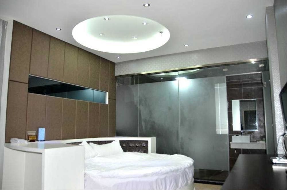 Шиянь: Wudangshan Tianbao Jiuru Hotel