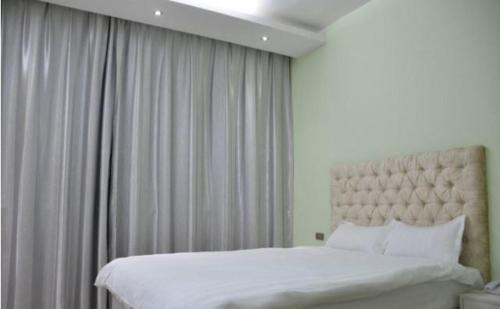 Шиянь: Wudangshan Tianbao Jiuru Hotel
