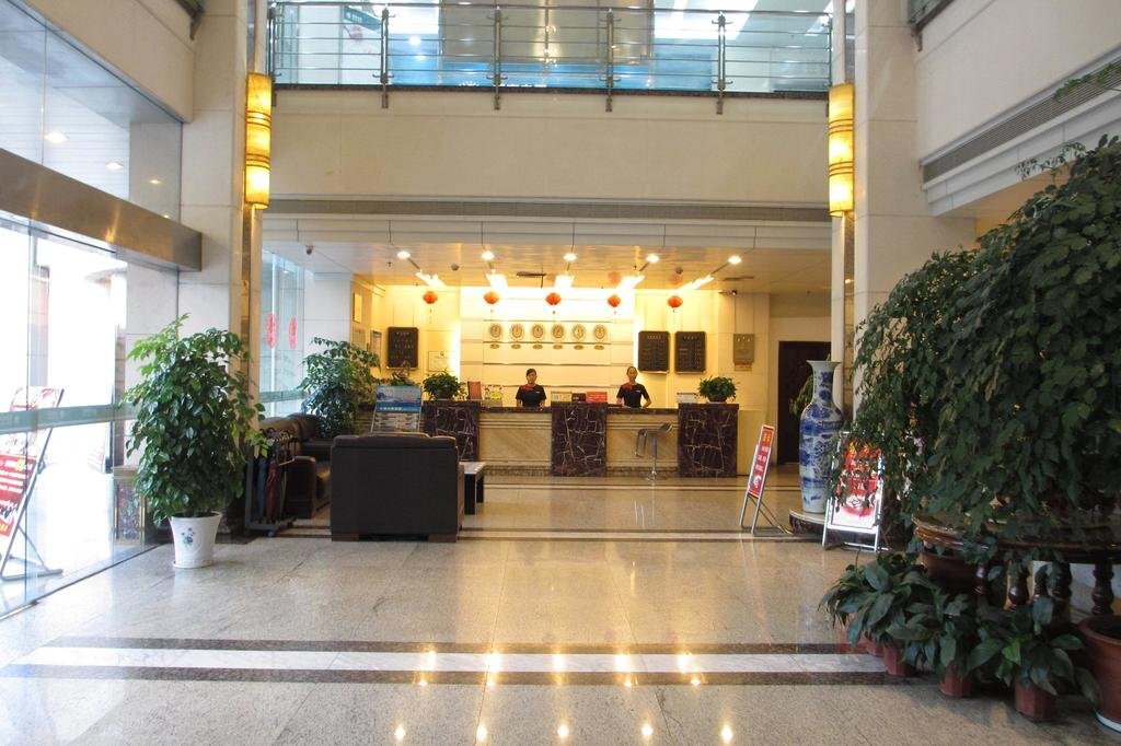 Шиянь: Yunxian Tianan , Power Hotel