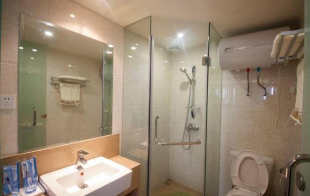 Чжучжоу: Zhuzhou Chengshi Qingnian Apartment