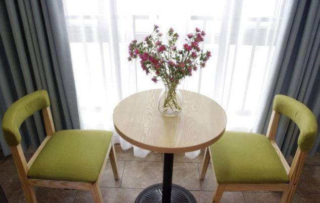 Чжучжоу: Zhuzhou Chengshi Qingnian Apartment
